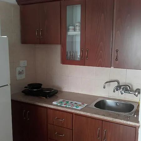 Palm Sea Beach Holiday Suites And شقة لارنكا