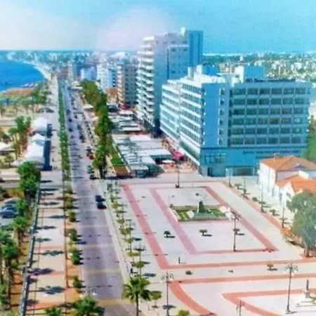 شقة Palm Sea Beach Holiday Suites And لارنكا