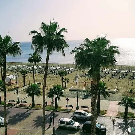 Palm Sea Beach Holiday Suites And شقة